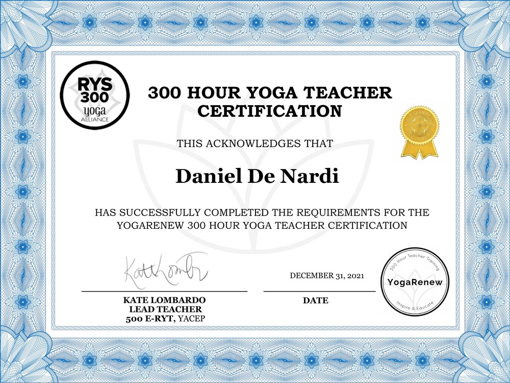 Certificado de 300 horas de forma&ccedil;&atilde;o de professor de Yoga, emitido pela YogaRenew em nome de Daniel De Nardi